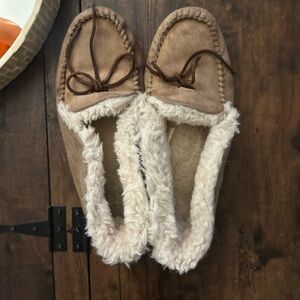 UGG Women's Alena slipper